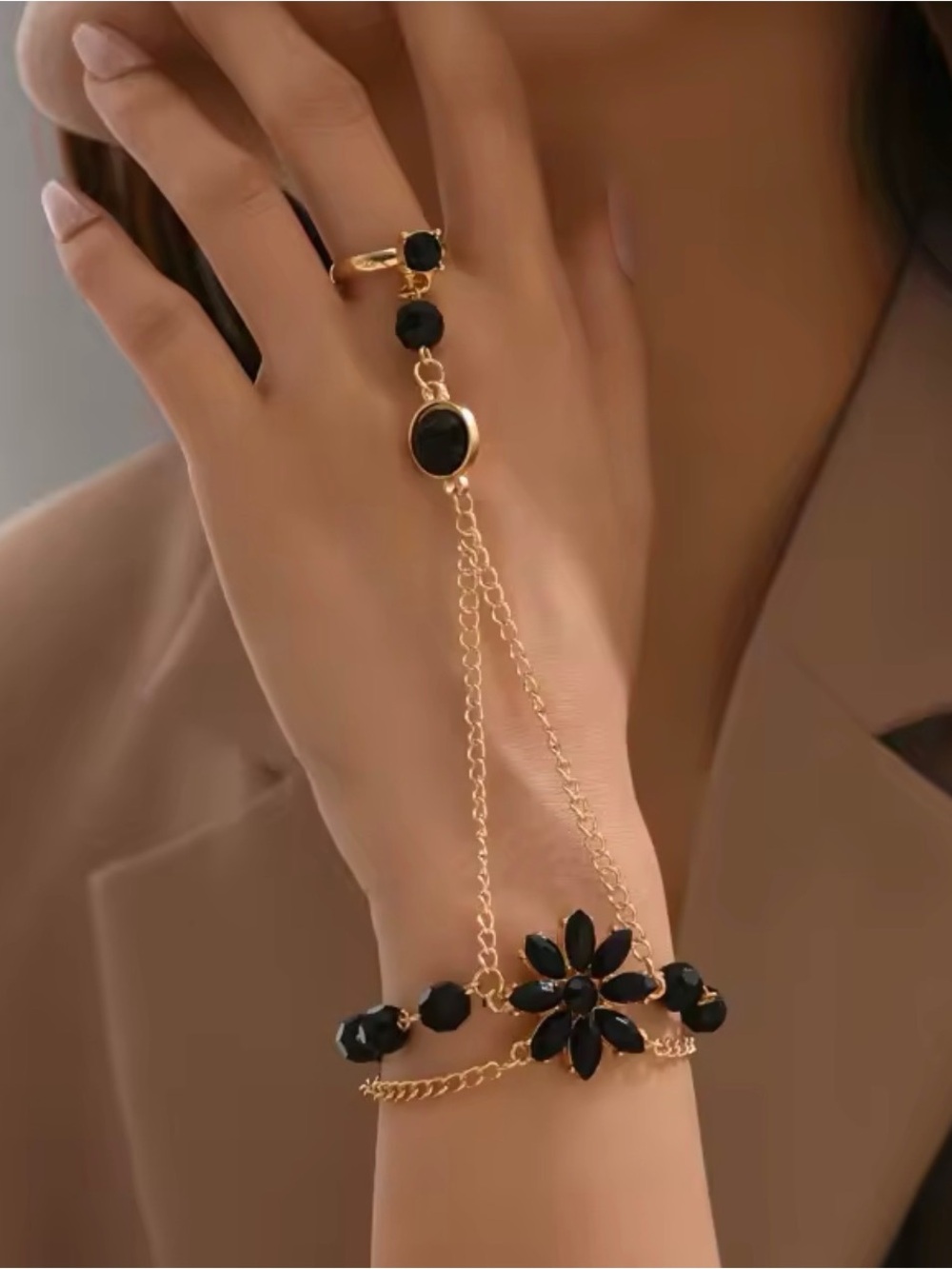 Anthropologie Gold Chain Black Stone Hand Harness Bracelet - Women Jewelry NWOT - Picture 2 of 5